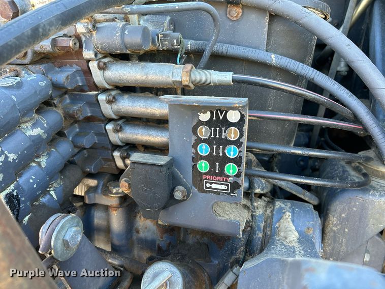 image for item NR9344 1996 Caterpillar Challenger CH55 tractor