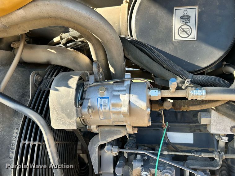 image for item NR9344 1996 Caterpillar Challenger CH55 tractor