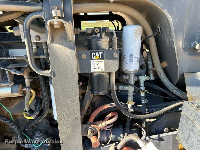 image for item NR9344 1996 Caterpillar Challenger CH55 tractor