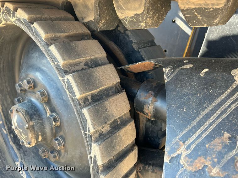 image for item NR9344 1996 Caterpillar Challenger CH55 tractor