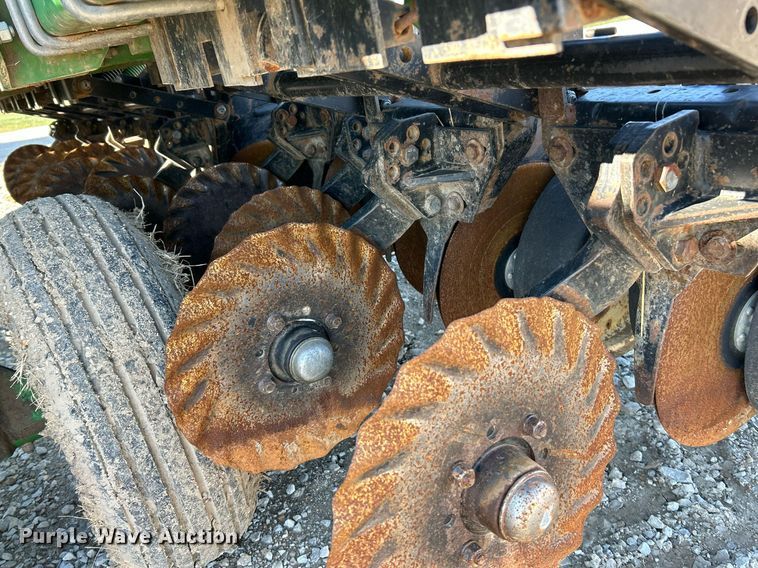 image for item NR9345 Great Plains 24R-15 planter