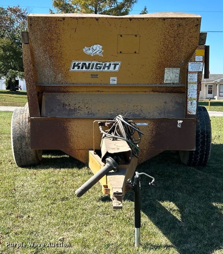 image for item NR9349 Knight  1050 manure spreader