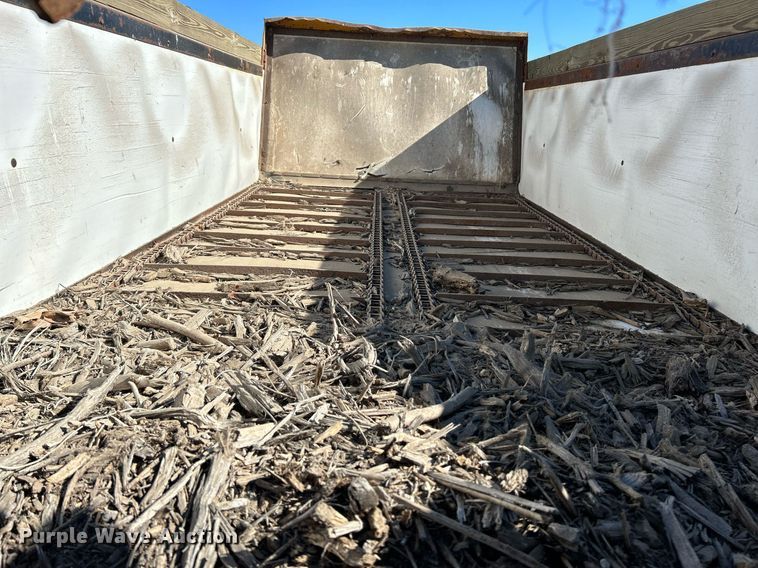 image for item NR9349 Knight  1050 manure spreader