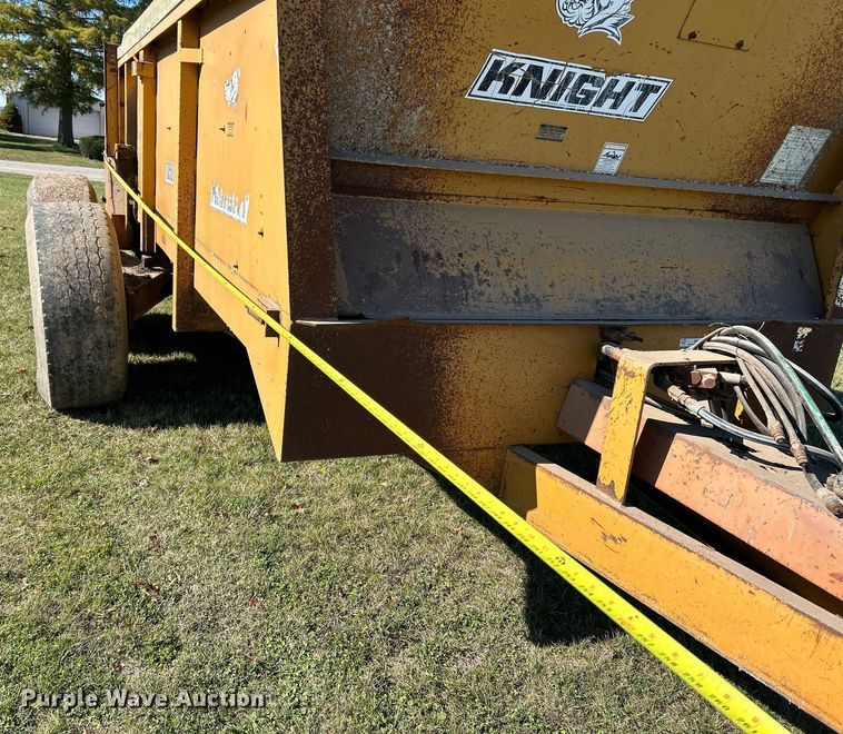 image for item NR9349 Knight  1050 manure spreader