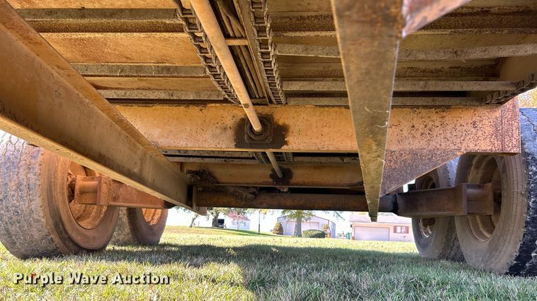 image for item NR9349 Knight  1050 manure spreader