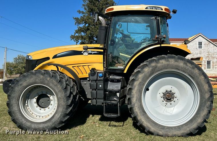 image for item NR9350 2012 Challenger MT675D tractor