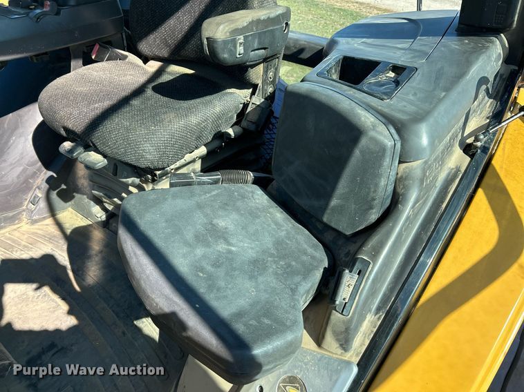 image for item NR9350 2012 Challenger MT675D tractor