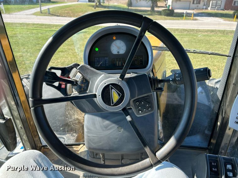 image for item NR9350 2012 Challenger MT675D tractor