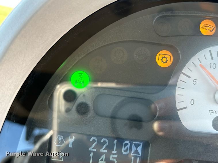 image for item NR9350 2012 Challenger MT675D tractor