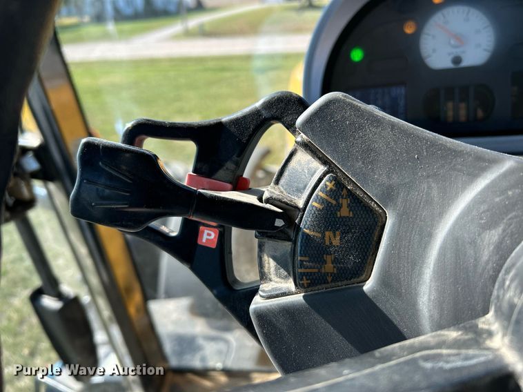 image for item NR9350 2012 Challenger MT675D tractor