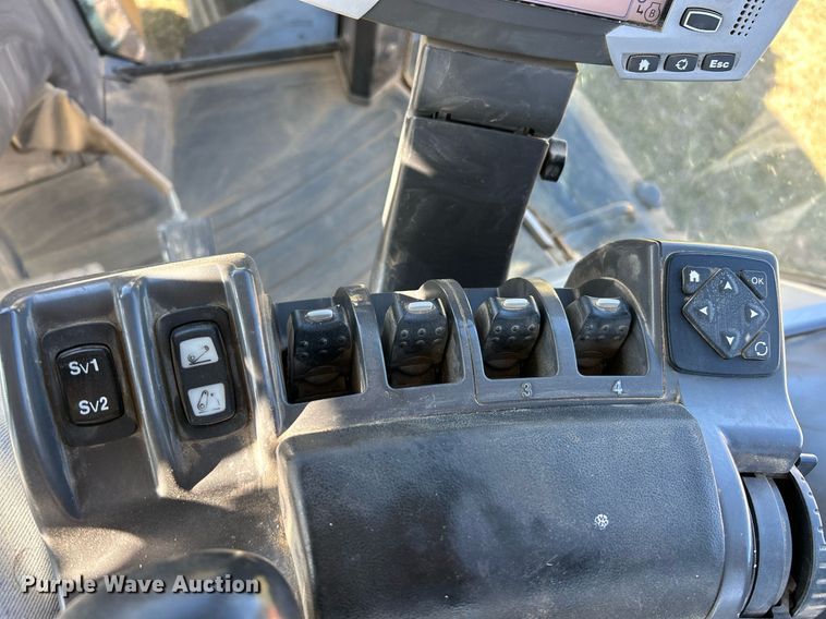 image for item NR9350 2012 Challenger MT675D tractor