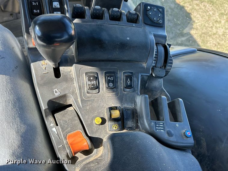 image for item NR9350 2012 Challenger MT675D tractor