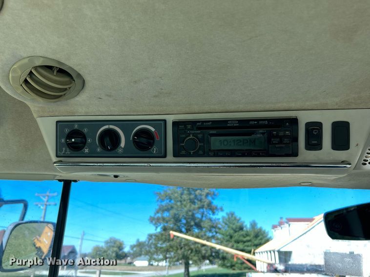 image for item NR9350 2012 Challenger MT675D tractor