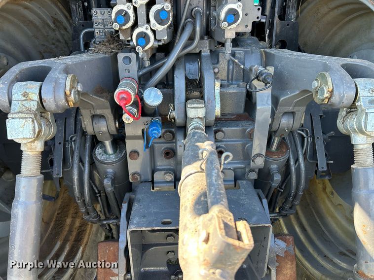 image for item NR9350 2012 Challenger MT675D tractor