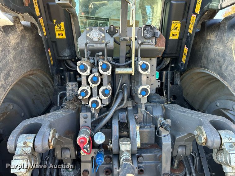 image for item NR9350 2012 Challenger MT675D tractor