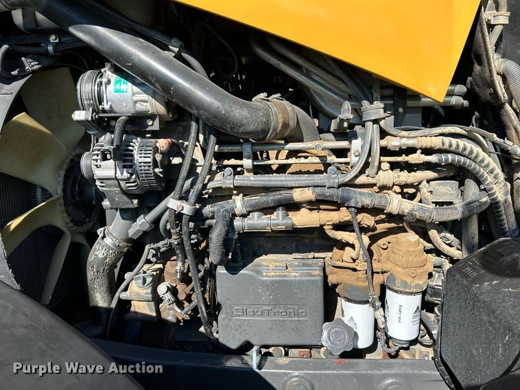 image for item NR9350 2012 Challenger MT675D tractor