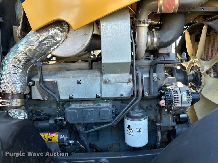 image for item NR9350 2012 Challenger MT675D tractor