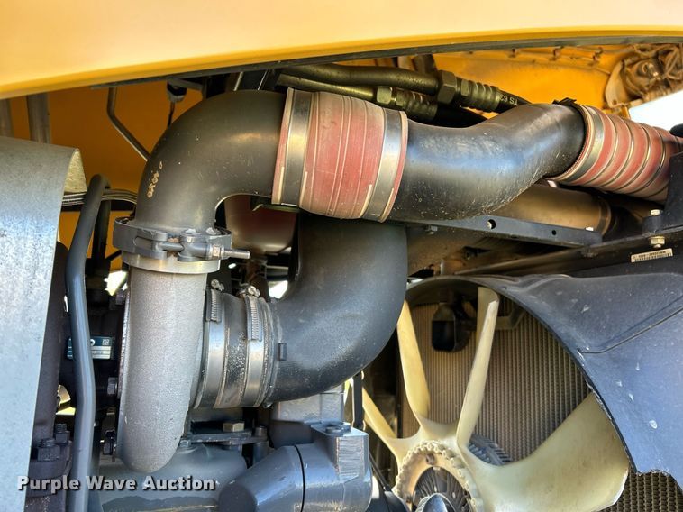 image for item NR9350 2012 Challenger MT675D tractor