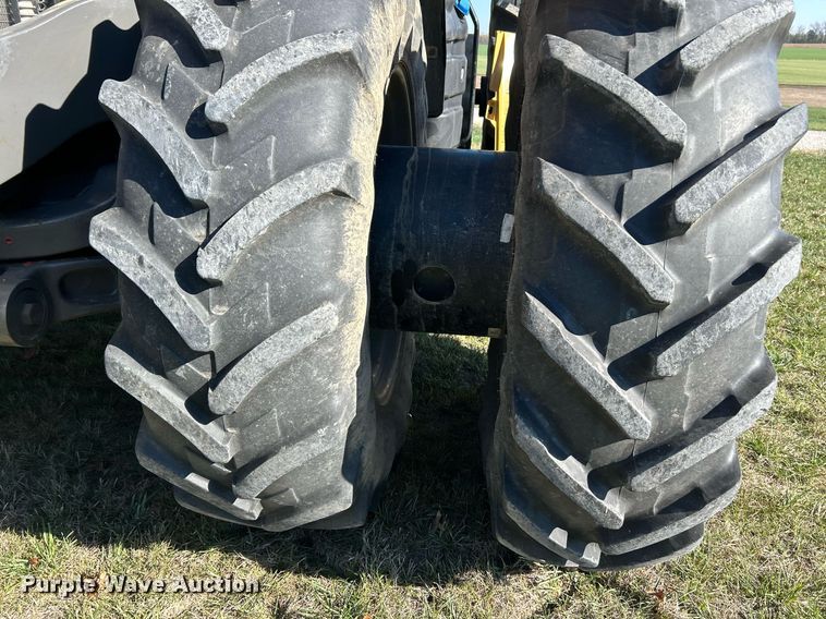 image for item NR9350 2012 Challenger MT675D tractor