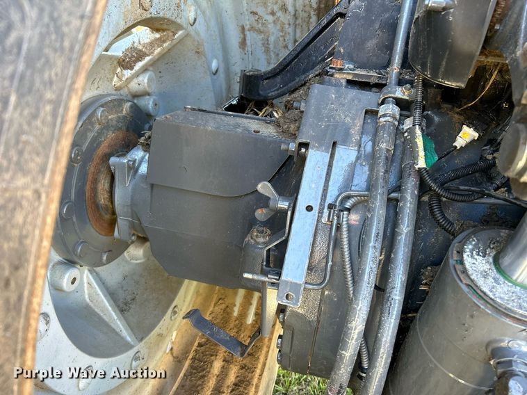 image for item NR9350 2012 Challenger MT675D tractor