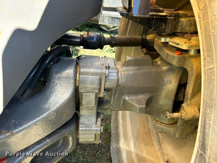 image for item NR9350 2012 Challenger MT675D tractor