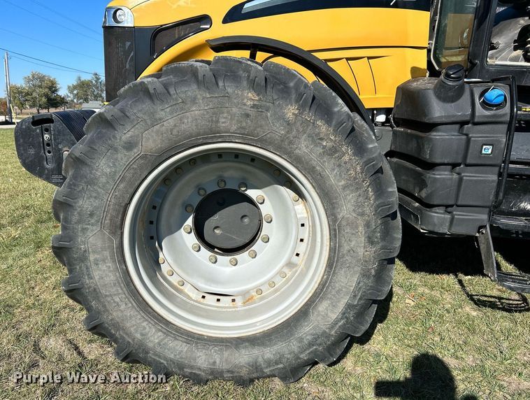 image for item NR9350 2012 Challenger MT675D tractor