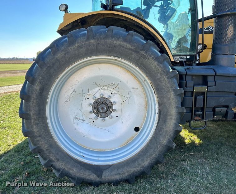 image for item NR9350 2012 Challenger MT675D tractor