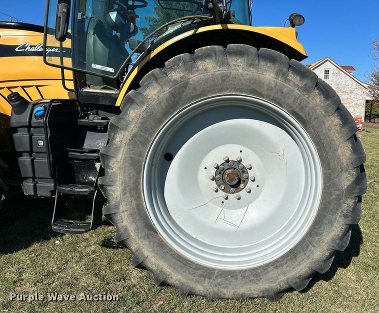 image for item NR9350 2012 Challenger MT675D tractor