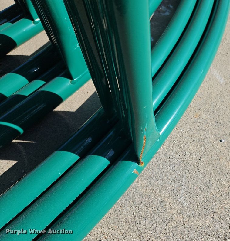 image for item NZ9086 (5) B&W PT17020 round bale feeders