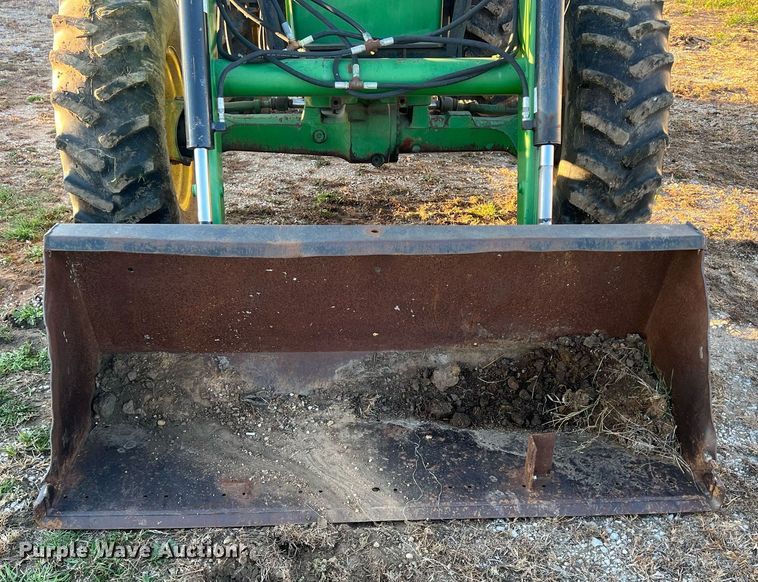 image for item OA9174 1988 John Deere 2955  MFWD tractor