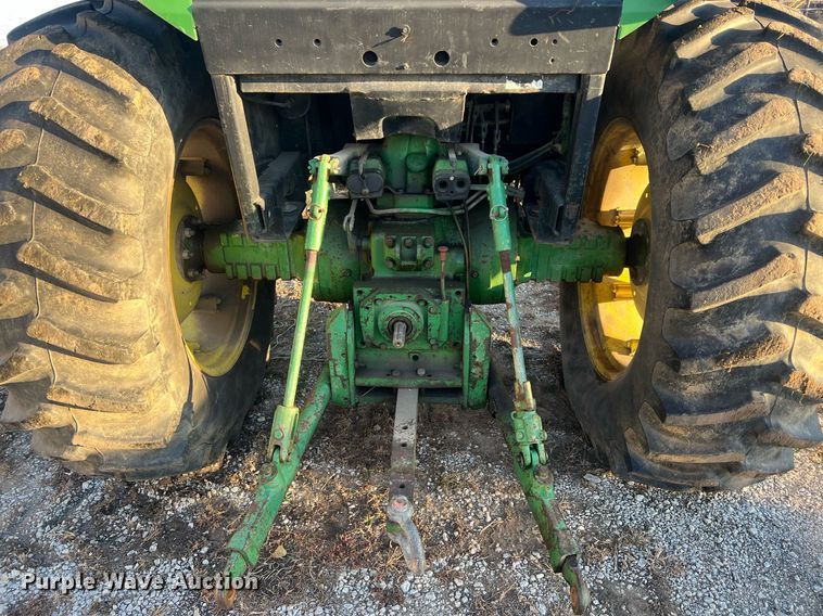 image for item OA9174 1988 John Deere 2955  MFWD tractor