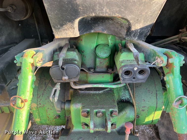image for item OA9174 1988 John Deere 2955  MFWD tractor