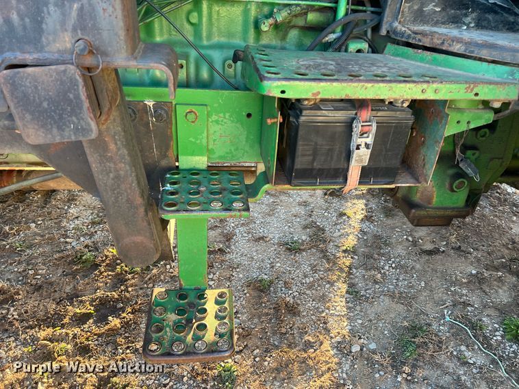 image for item OA9174 1988 John Deere 2955  MFWD tractor
