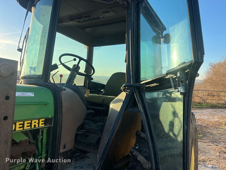 image for item OA9174 1988 John Deere 2955  MFWD tractor