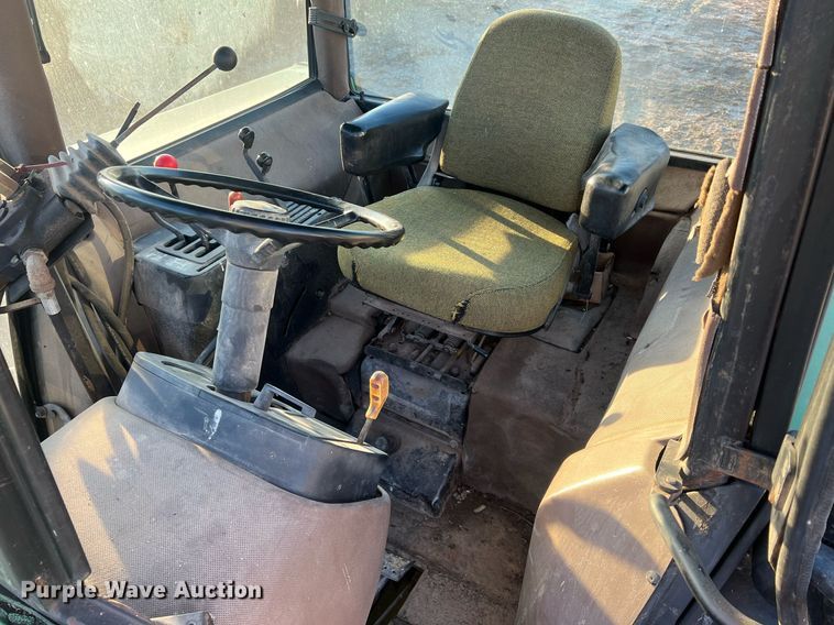 image for item OA9174 1988 John Deere 2955  MFWD tractor