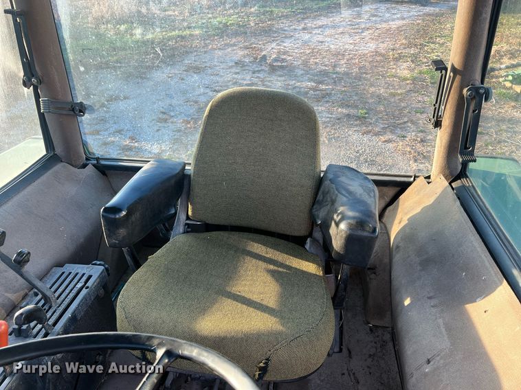 image for item OA9174 1988 John Deere 2955  MFWD tractor