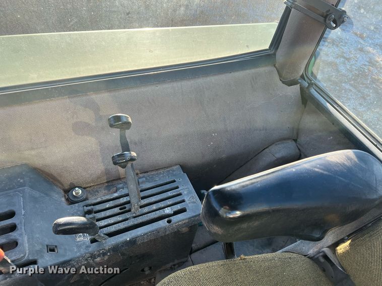 image for item OA9174 1988 John Deere 2955  MFWD tractor