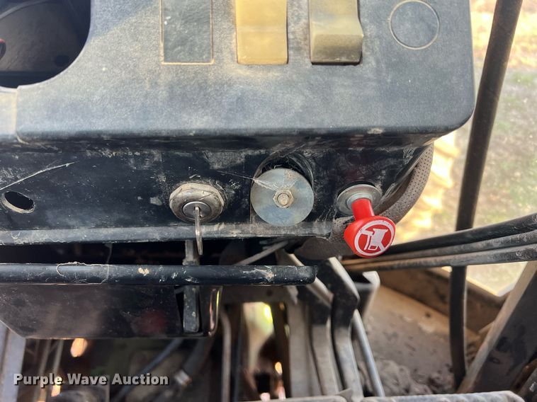 image for item OA9174 1988 John Deere 2955  MFWD tractor