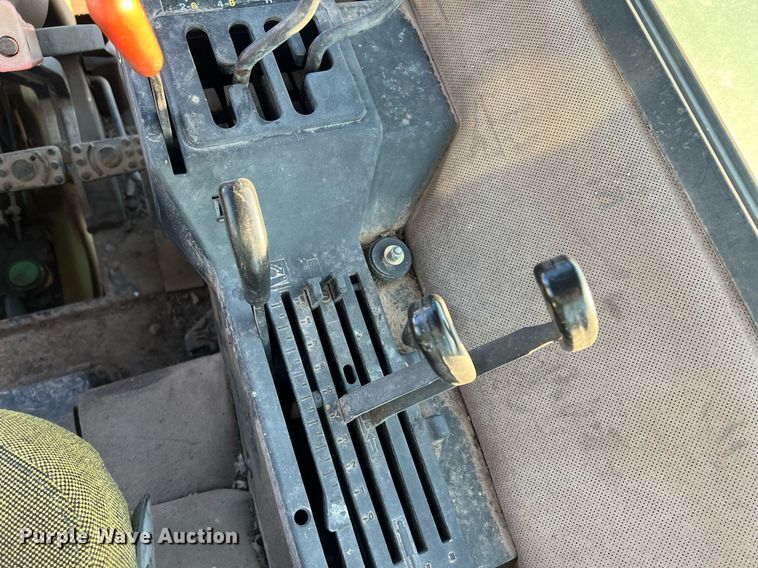 image for item OA9174 1988 John Deere 2955  MFWD tractor