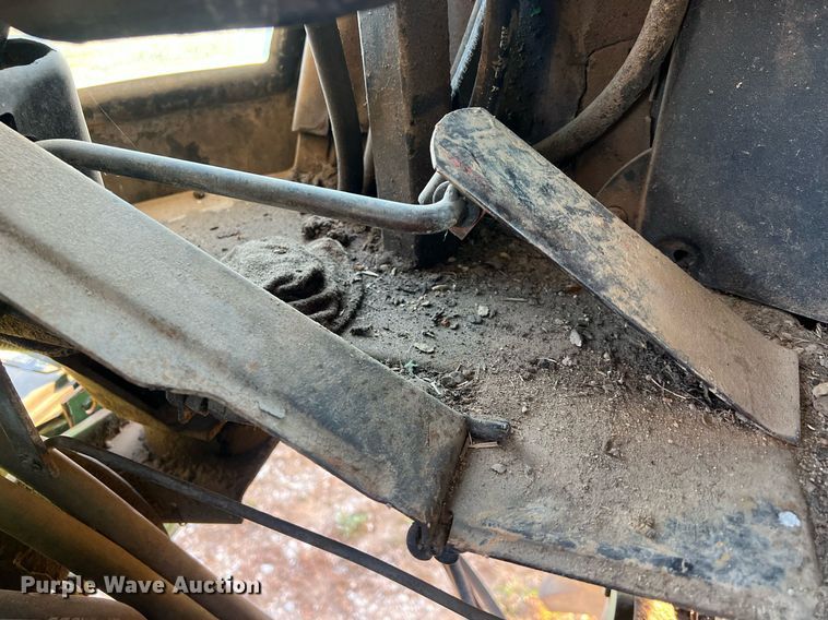 image for item OA9174 1988 John Deere 2955  MFWD tractor