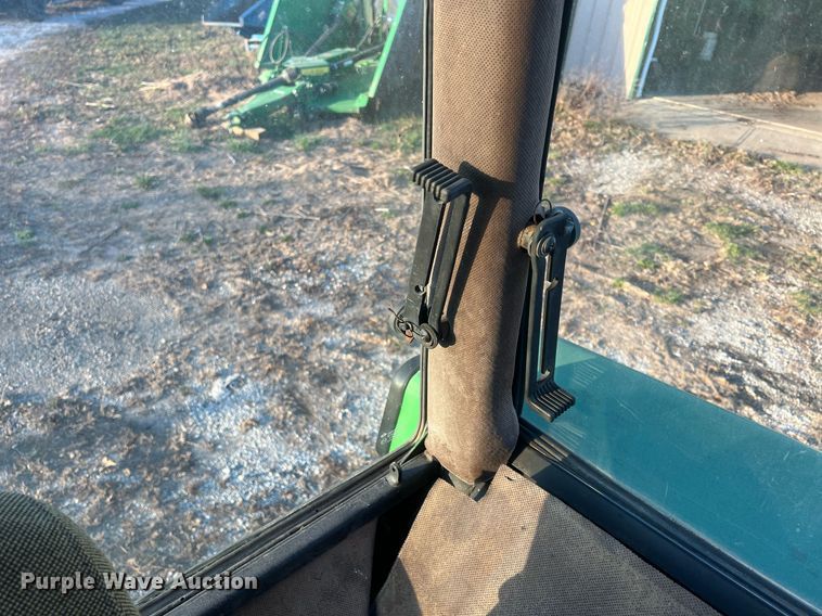 image for item OA9174 1988 John Deere 2955  MFWD tractor