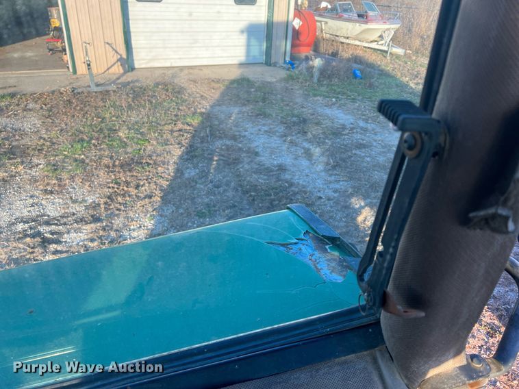 image for item OA9174 1988 John Deere 2955  MFWD tractor