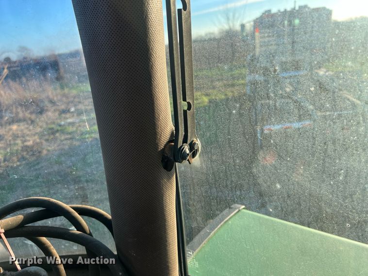 image for item OA9174 1988 John Deere 2955  MFWD tractor