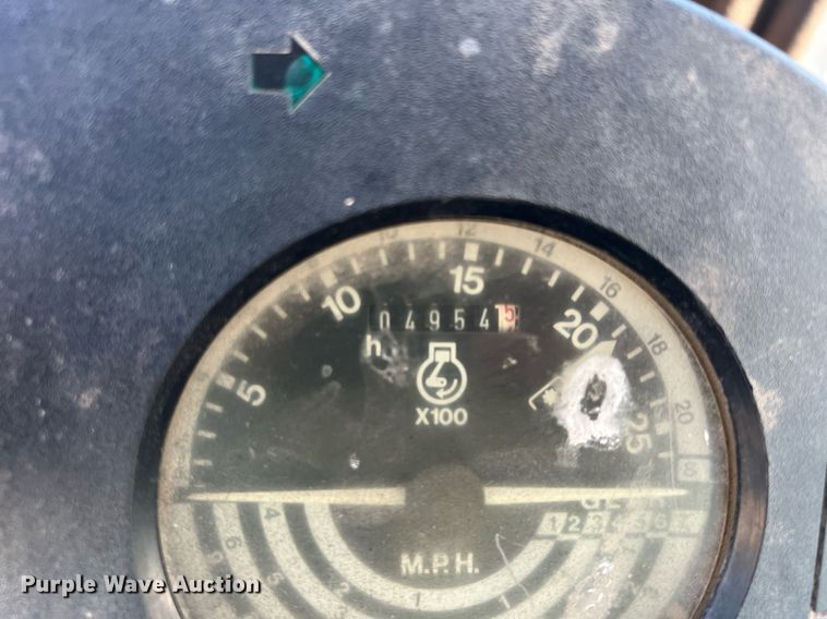 image for item OA9174 1988 John Deere 2955  MFWD tractor