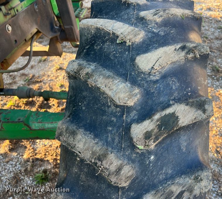 image for item OA9174 1988 John Deere 2955  MFWD tractor