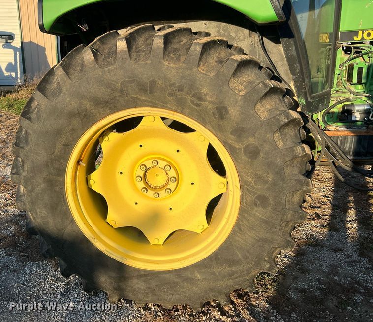 image for item OA9174 1988 John Deere 2955  MFWD tractor