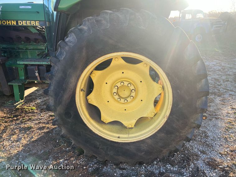 image for item OA9174 1988 John Deere 2955  MFWD tractor