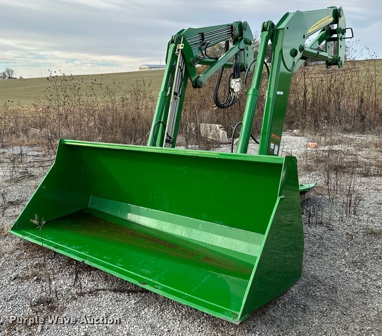 image for item OF9131 John Deere 746  loader