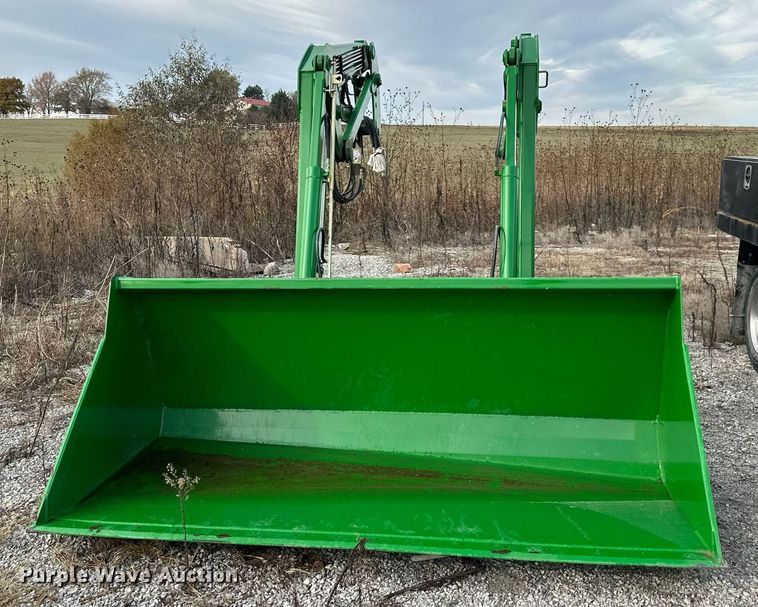 image for item OF9131 John Deere 746  loader