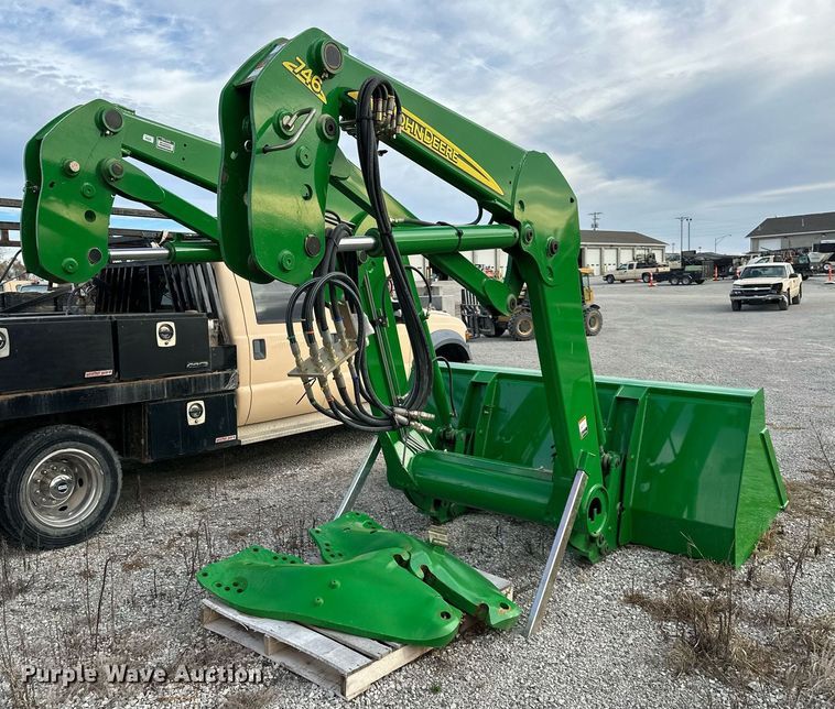 image for item OF9131 John Deere 746  loader